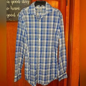 A Michael Kors men's long sleeve button-down shirt in a size medium. EUC